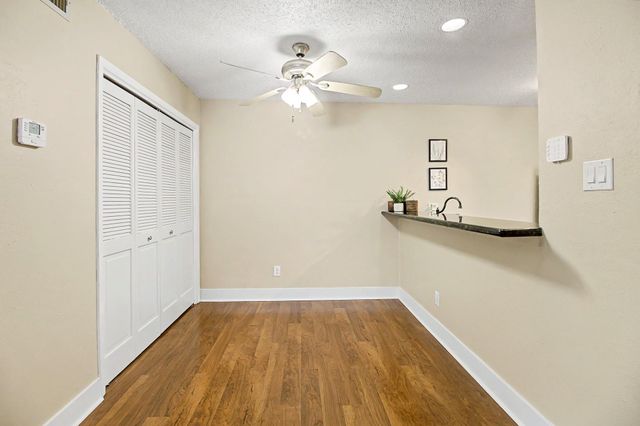 1901 Holleman Drive W 502, College Station, TX 77840