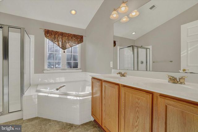 3101 REX DR, York, PA 17402