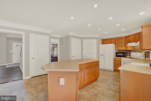 3101 REX DR, York, PA 17402