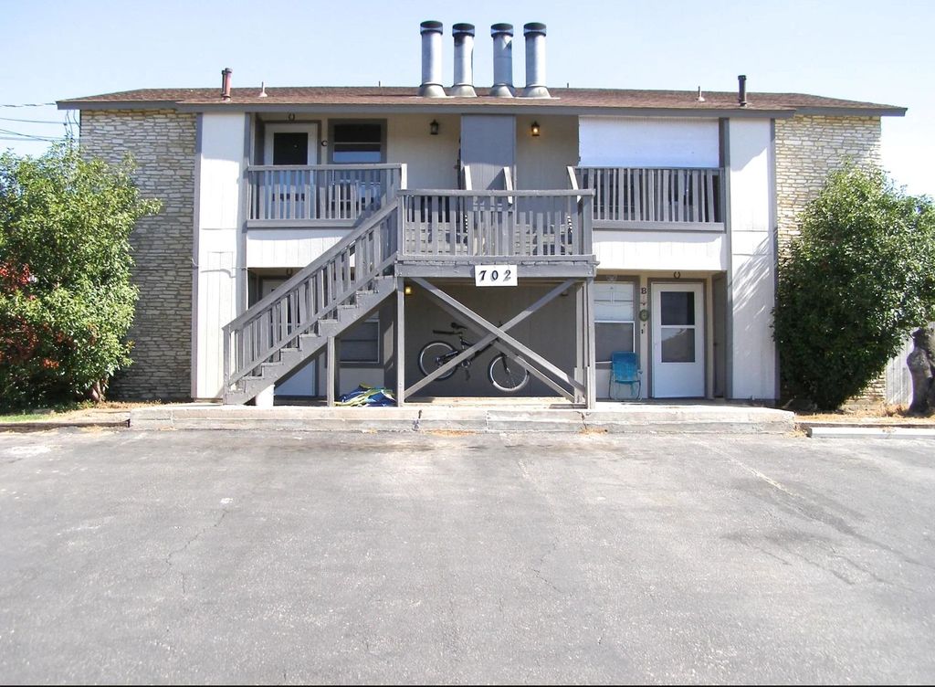 702 Bracewood CIR, San Marcos, TX 78666