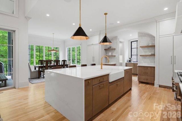 6010 Old Providence Lane, Charlotte, NC 28226