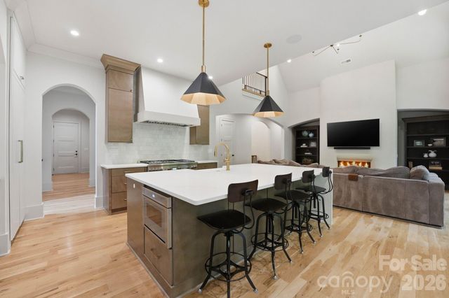 6010 Old Providence Lane, Charlotte, NC 28226