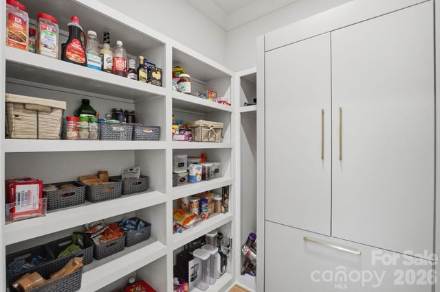 6010 Old Providence Lane, Charlotte, NC 28226