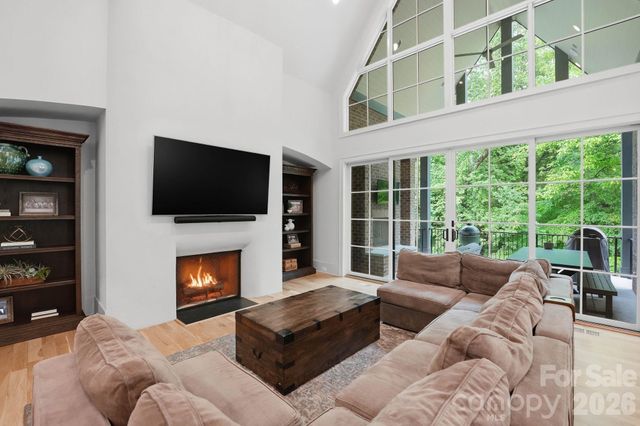 6010 Old Providence Lane, Charlotte, NC 28226