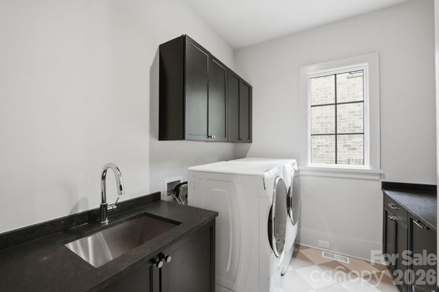 6010 Old Providence Lane, Charlotte, NC 28226