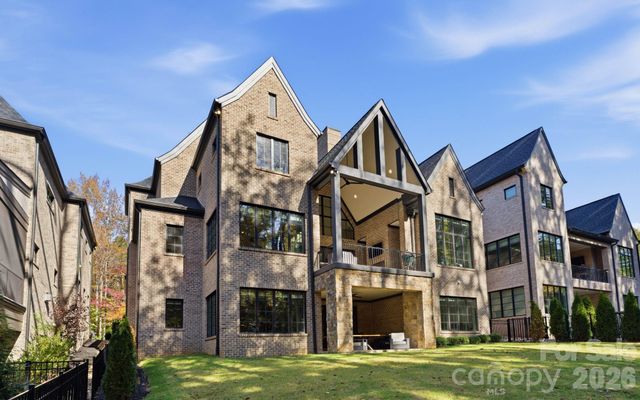 6010 Old Providence Lane, Charlotte, NC 28226