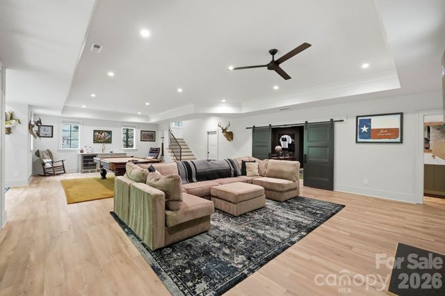 6010 Old Providence Lane, Charlotte, NC 28226