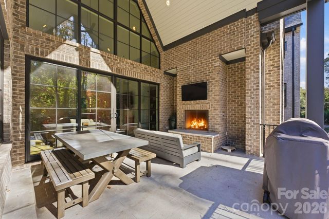 6010 Old Providence Lane, Charlotte, NC 28226