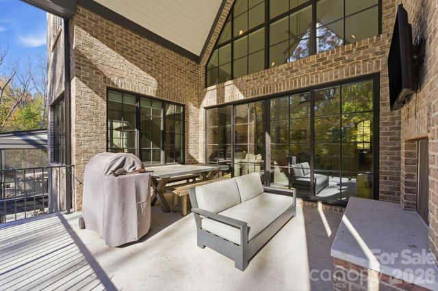 6010 Old Providence Lane, Charlotte, NC 28226
