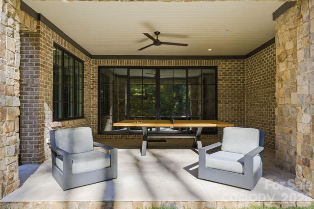 6010 Old Providence Lane, Charlotte, NC 28226