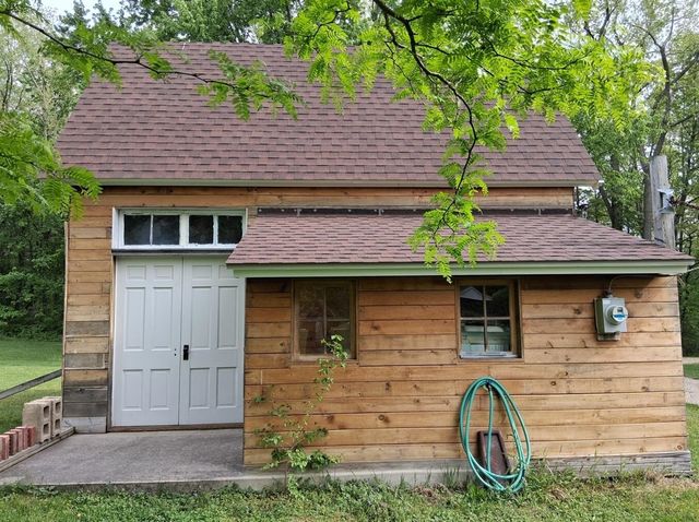 3150-3160 W Defay Road, Stevensville, MI 49127