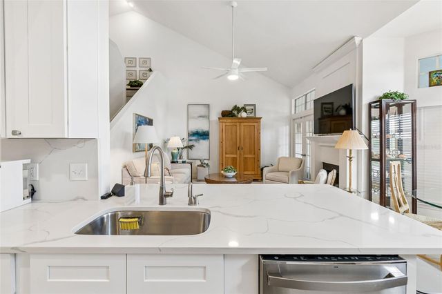 1542 FARRINDON CIRCLE 1542, Lake Mary, FL 32746