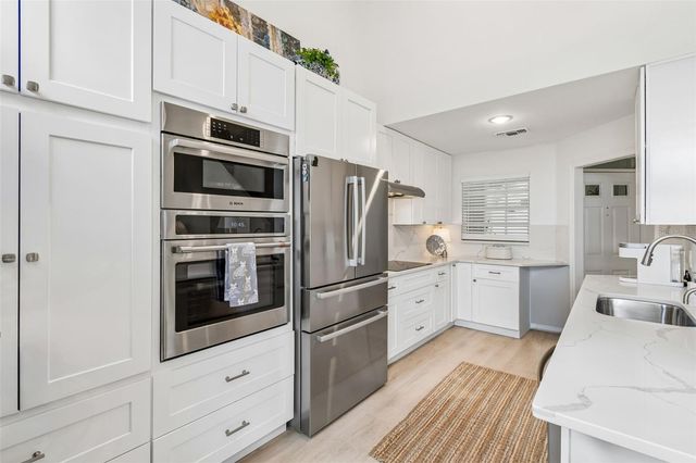 1542 FARRINDON CIRCLE 1542, Lake Mary, FL 32746