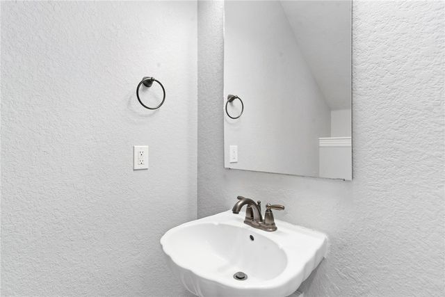 649 N Rupple Road, Fayetteville, AR 72704