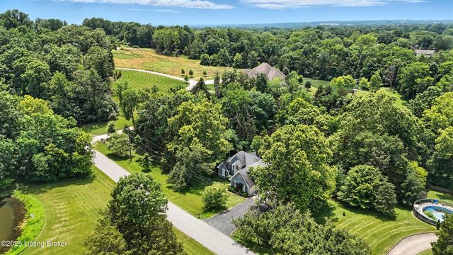 5400 Highpoint Dr, Crestwood, KY 40014