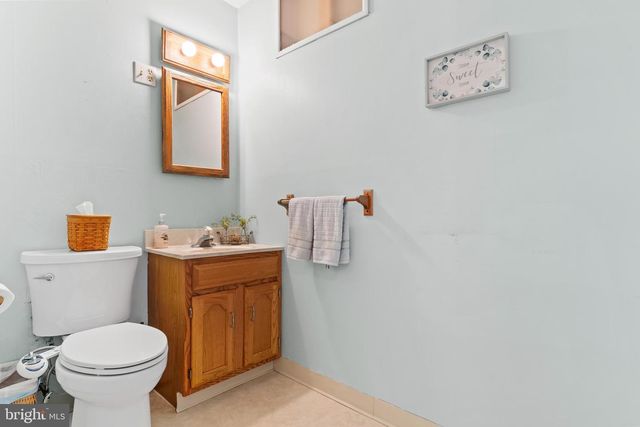 6 SLATE HILL RD, Camp Hill, PA 17011