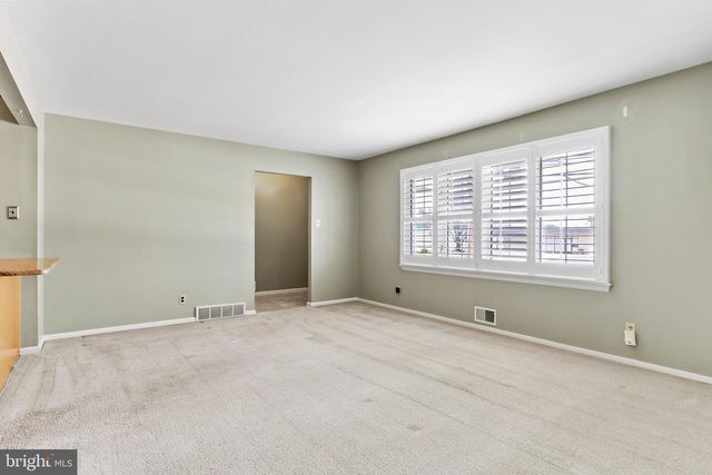 6 SLATE HILL RD, Camp Hill, PA 17011