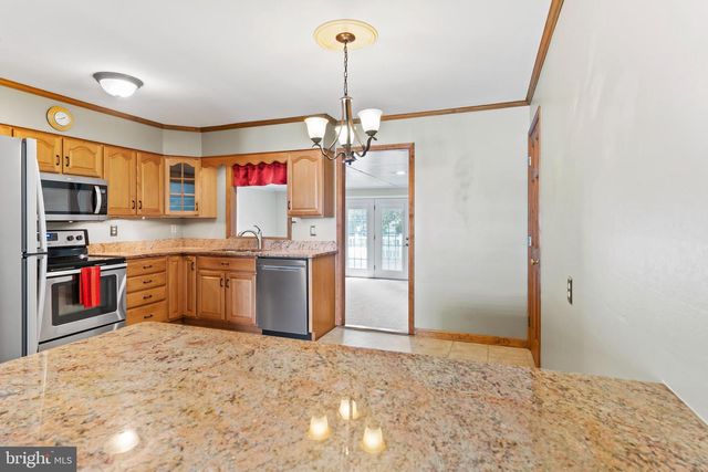 6 SLATE HILL RD, Camp Hill, PA 17011