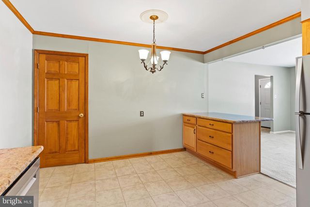 6 SLATE HILL RD, Camp Hill, PA 17011