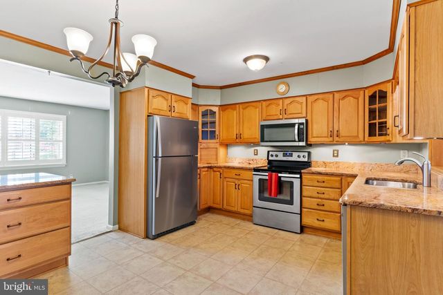 6 SLATE HILL RD, Camp Hill, PA 17011