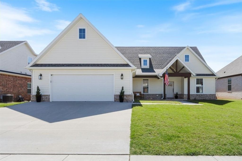 921 Petit Jean Street, Prairie Grove, AR 72753