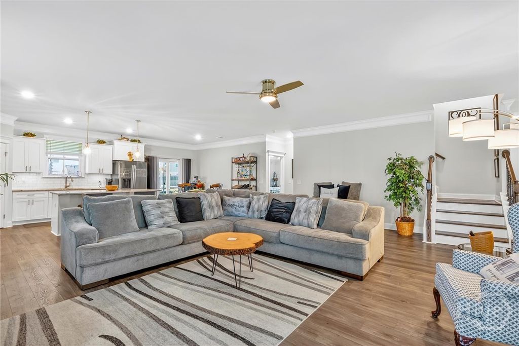 Image 10 of property listing at 165 Foxtail Drive, Richmond Hill, GA 31324