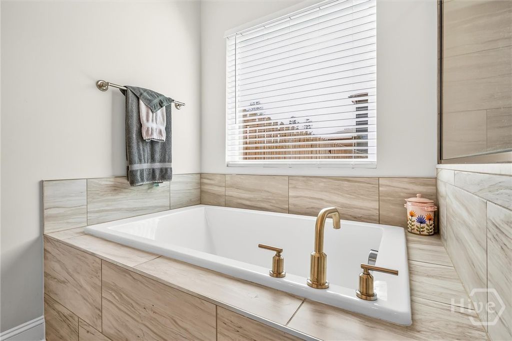 Image 23 of property listing at 165 Foxtail Drive, Richmond Hill, GA 31324