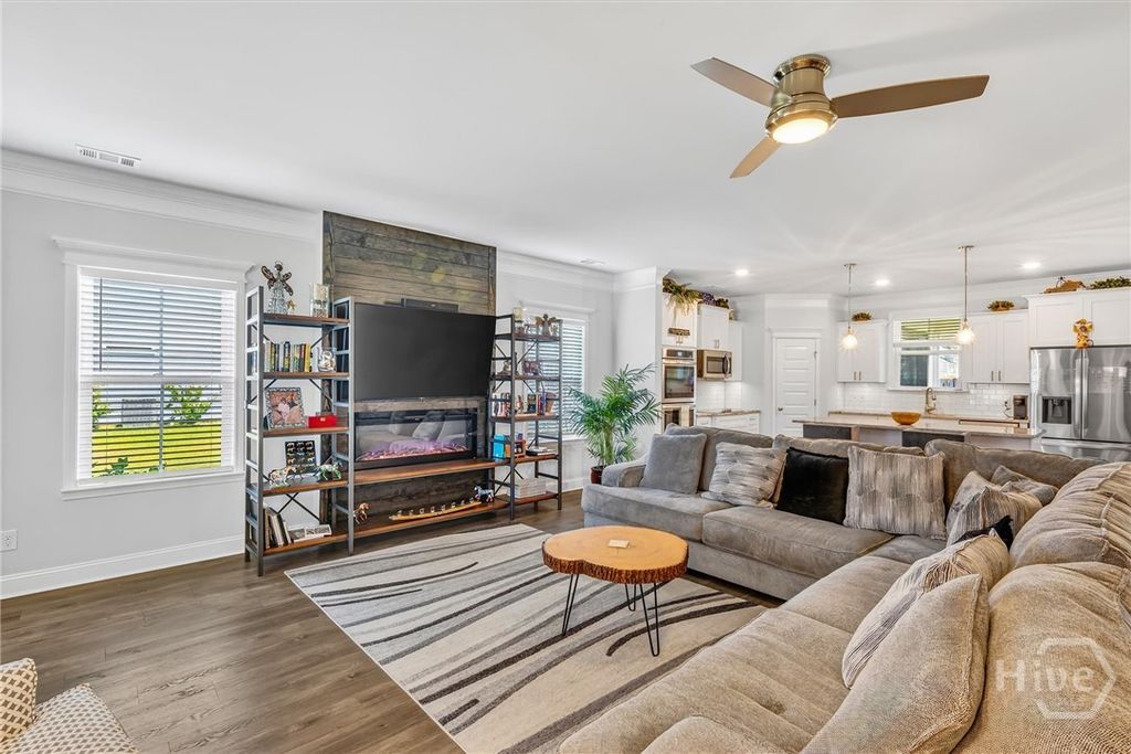 Image 9 of property listing at 165 Foxtail Drive, Richmond Hill, GA 31324