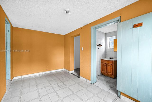 2415 NW 15th St, Miami, FL 33125