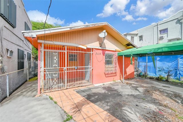 2415 NW 15th St, Miami, FL 33125