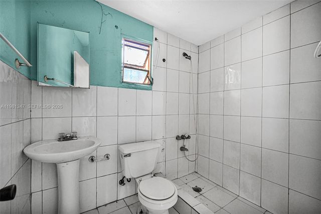 2415 NW 15th St, Miami, FL 33125