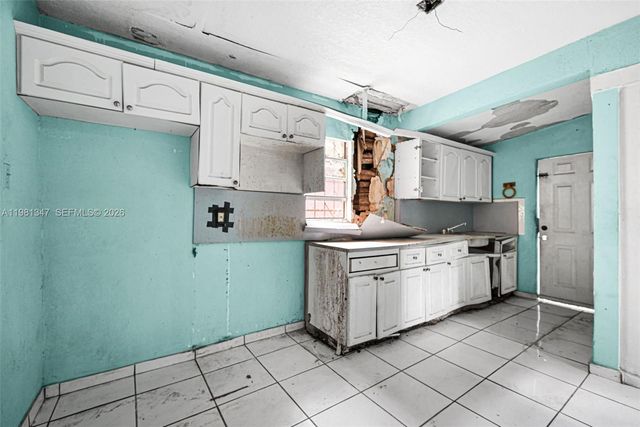 2415 NW 15th St, Miami, FL 33125