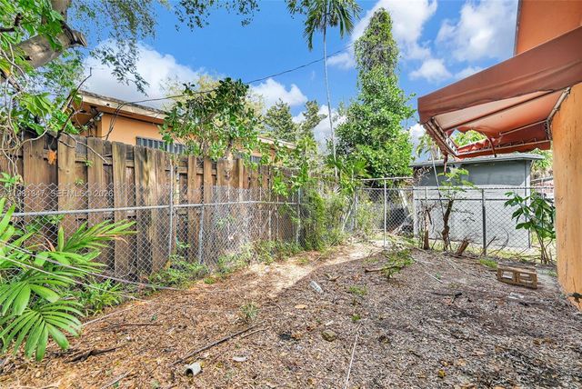 2415 NW 15th St, Miami, FL 33125