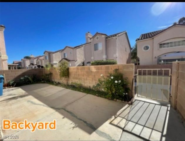 5585 Smoke Signal Avenue, Las Vegas, NV 89118