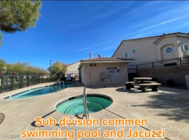 5585 Smoke Signal Avenue, Las Vegas, NV 89118