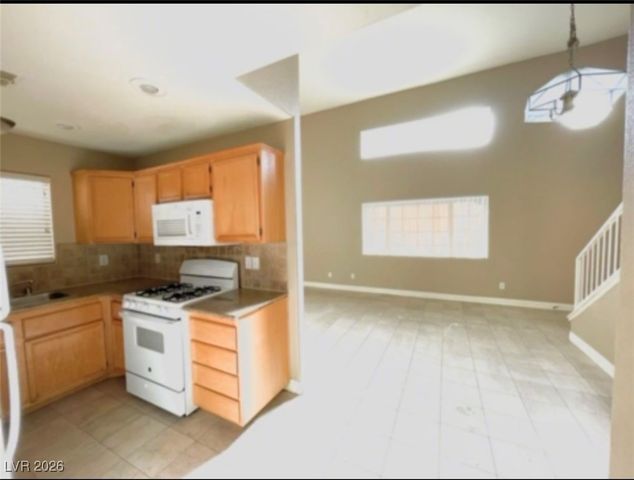 5585 Smoke Signal Avenue, Las Vegas, NV 89118