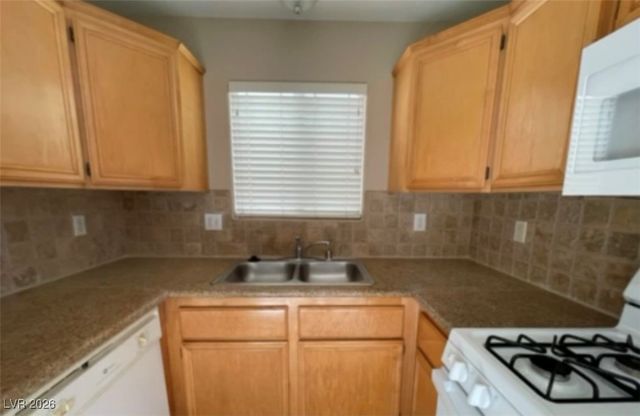 5585 Smoke Signal Avenue, Las Vegas, NV 89118