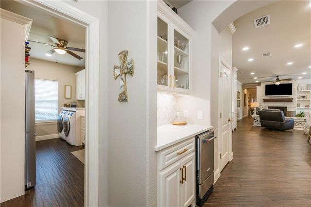 8102 Nazareth Dr, Corpus Christi, TX 78413