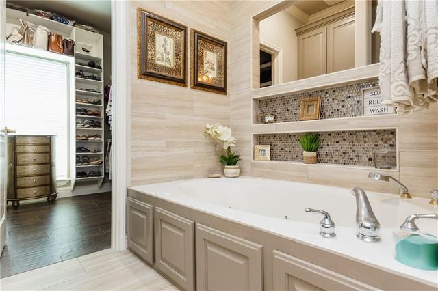 8102 Nazareth Dr, Corpus Christi, TX 78413