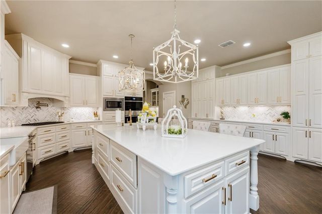 8102 Nazareth Dr, Corpus Christi, TX 78413