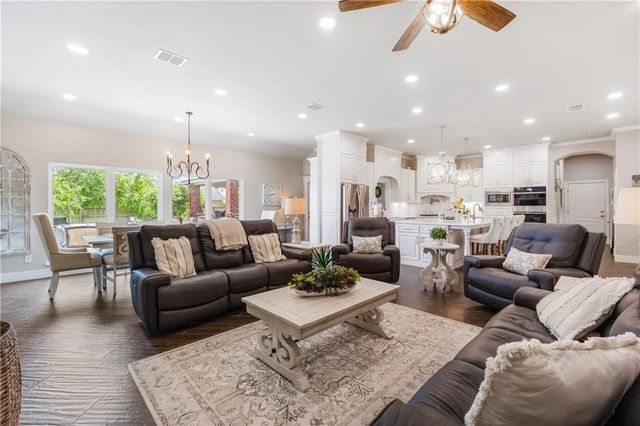 8102 Nazareth Dr, Corpus Christi, TX 78413