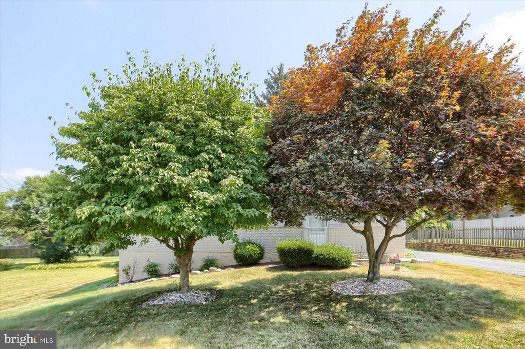 621 BLUE BELL AVE, Harrisburg, PA 17112