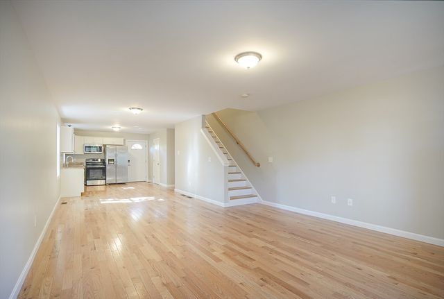 18-20 Healey 20, Springfield, MA 01151