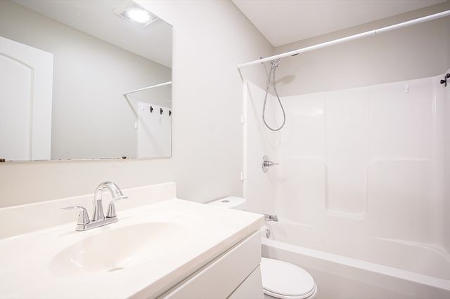 18-20 Healey 20, Springfield, MA 01151