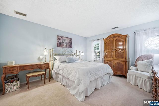 1204 Sycamore Lane, Mahwah, NJ 07430