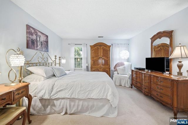 1204 Sycamore Lane, Mahwah, NJ 07430