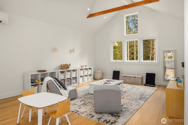 9581 NE Sigrids Court, Bainbridge Island, WA 98110