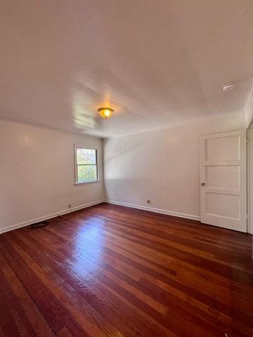 240 Pleasant St, Colfax, CA 95713