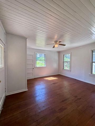240 Pleasant St, Colfax, CA 95713