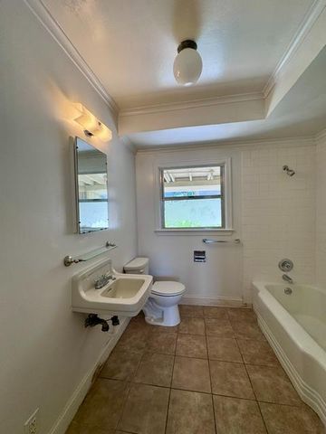 240 Pleasant St, Colfax, CA 95713